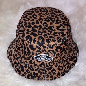 VANS Leopard Cheetah Bucket Hat SM